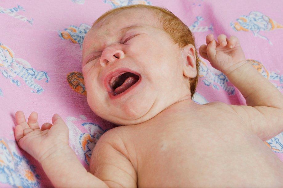 Kolika v bruchu u novorodencov: liečba a prevencia