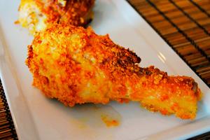 Coscia di pollo croccante fritta appetitosa
