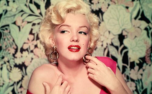 Marilyn Monroe con la bocca aperta