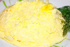 Omeleta s tvarohem v mikrovlnné troubě