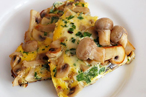 Ei-freies Omelett mit Pilzen