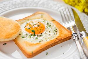 Smažená vejce v toastu