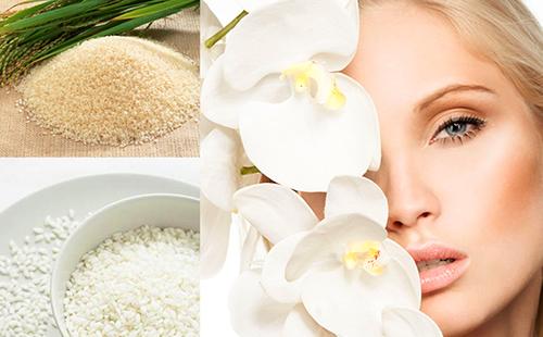 Grâce au riz, la peau devient douce et blanche, comme des pétales de fleurs