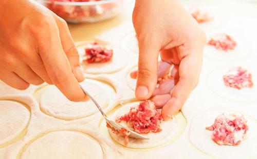 Μέθοδοι παρασκευής ζυμαρικών: με το χέρι και με τη χρήση ειδικών συσκευών
