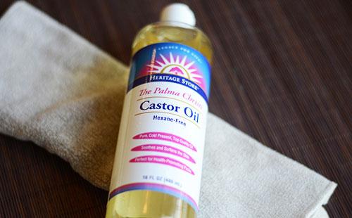 Castor oil sa isang bote