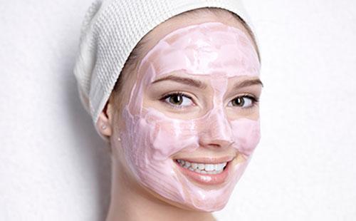 Rosa Gesichtsmaske