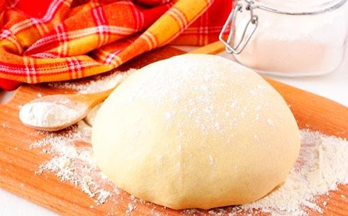 Recepty na knedlíky bez vajec: kefír, pudink, pro výrobce chleba