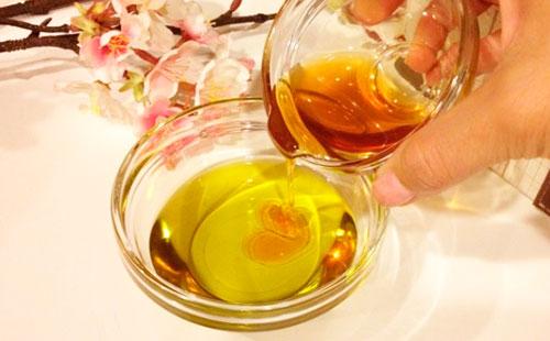 Maske mit Olivenöl und Honig