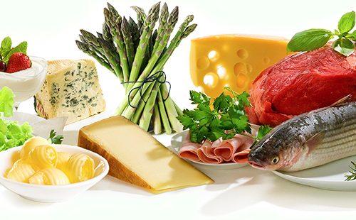 Ryby, maso, sýr a byliny - všechno se vejde na stůl