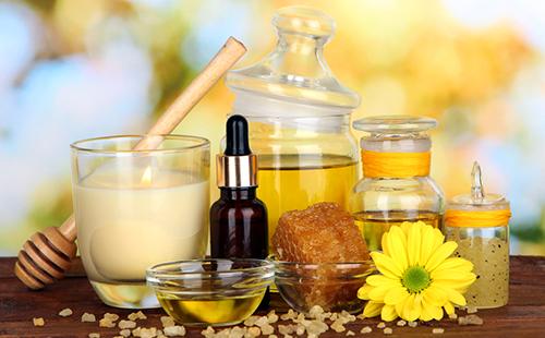 Med a oleje pro přírodní masky