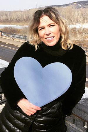 Veronika laiko didžiulę mėlyną širdį