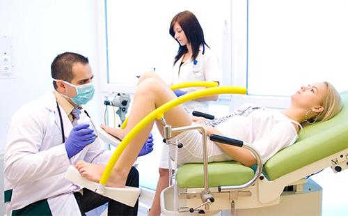 Examen ginecològic d’un pacient
