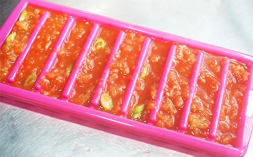 Muotti tomaattien jäädyttämiseen