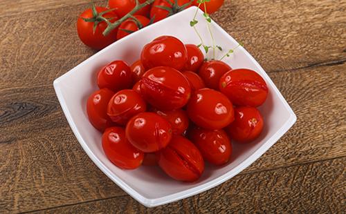 Marinoidut tomaatit