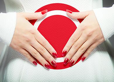 Alarmující červené znamení na ženské břicho