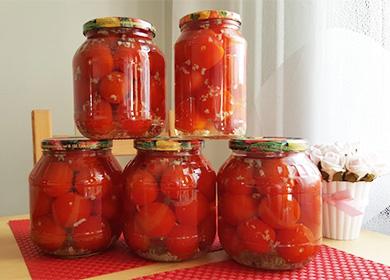 Mga de-latang Tomato na may Bawang