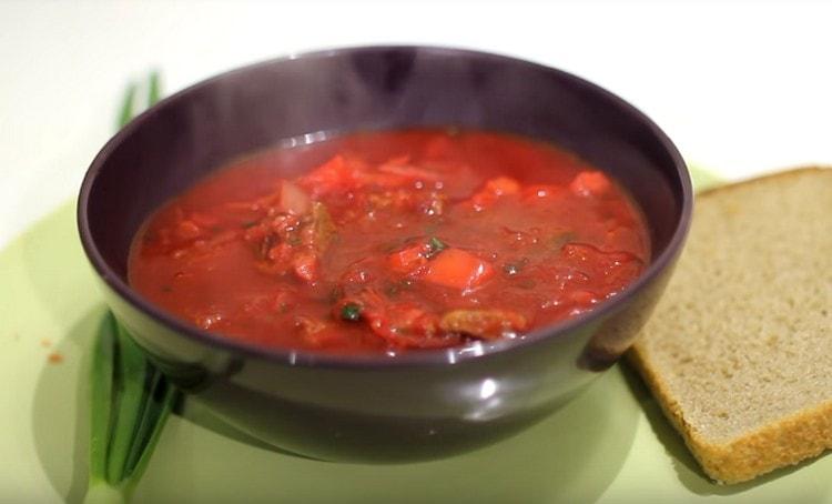 Prova a cucinare un tale borscht secondo la ricetta classica con una foto.