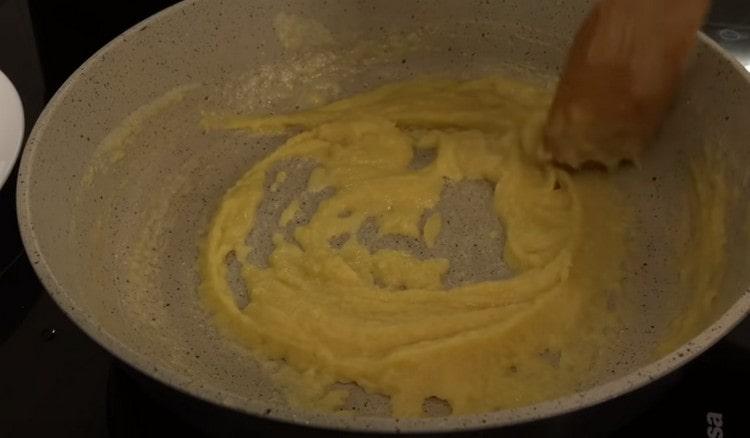 Vyrábíme mouku z másla.