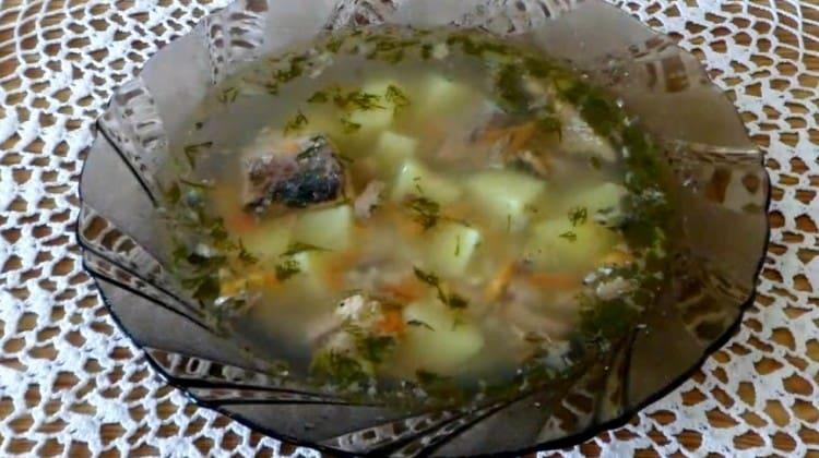 Vyzkoušejte náš recept a pokuste se vyrobit tak jednoduchou a snadnou konzervovanou rybí polévku.
