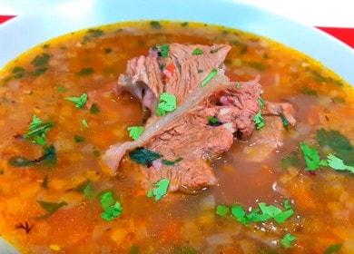 Köstliche Kharcho-Suppe: Ein Rezept zum Kochen zu Hause.