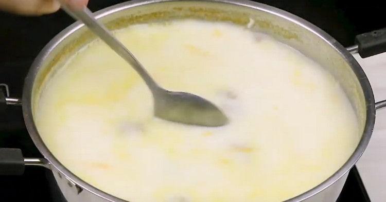 Se necessario, al termine della cottura, è ancora possibile aggiungere la zuppa.