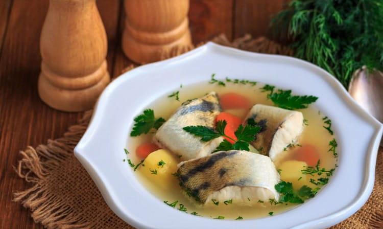 La zuppa di Zander non è solo gustosa, ma anche un piatto sostanzioso e salutare.