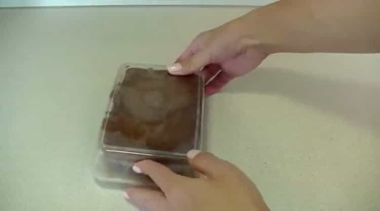 Sült süteményeket tejfölös torta készítéséhez