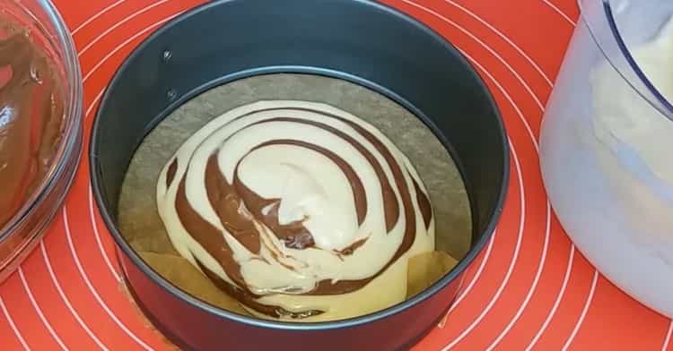Machen Sie einen Kuchen, um einen Kefir-Zebra-Kuchen zu machen