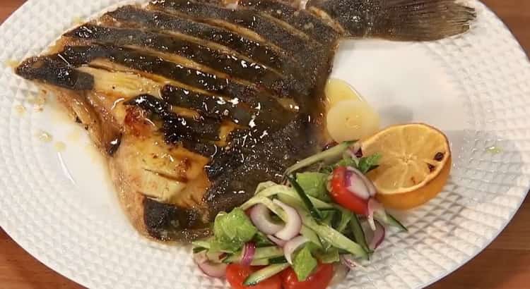 grillezett lepényhal egy grtov serpenyőben