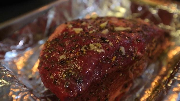 Chcete-li vyrobit klasické pečené hovězí maso s jednoduchým receptem, připravte koření