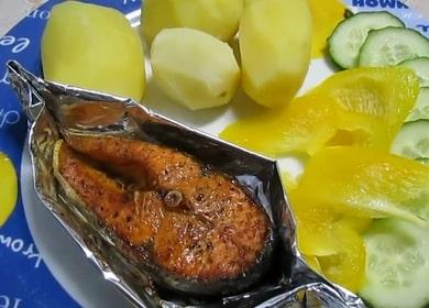 Как да научите как да готвите вкусна червена риба във фурната
