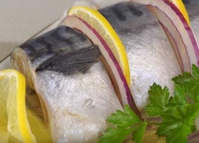 Masarap adobo mackerel: isang recipe na may mga hakbang-hakbang na mga larawan at video.