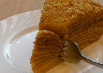 Kochen eines klassischen Honigkuchens mit Vanillesoße nach dem Rezept mit einem Foto.
