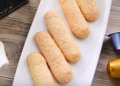 Mga cookies para sa tiramisu Savoyardi - isang masarap na recipe