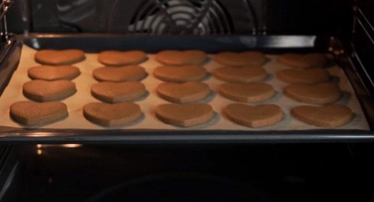 Mga cookies na cookies para sa mga 12 minuto.