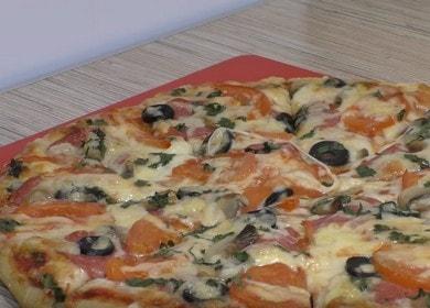 Νόστιμη σπιτική πίτσα: συνταγή με βήμα προς βήμα φωτογραφίες και βίντεο.