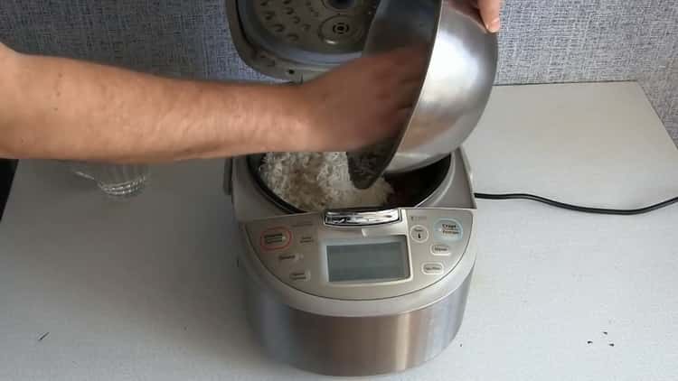 Lisää reseptiä varten riisiä keittämään riisiä hitaassa liesissä