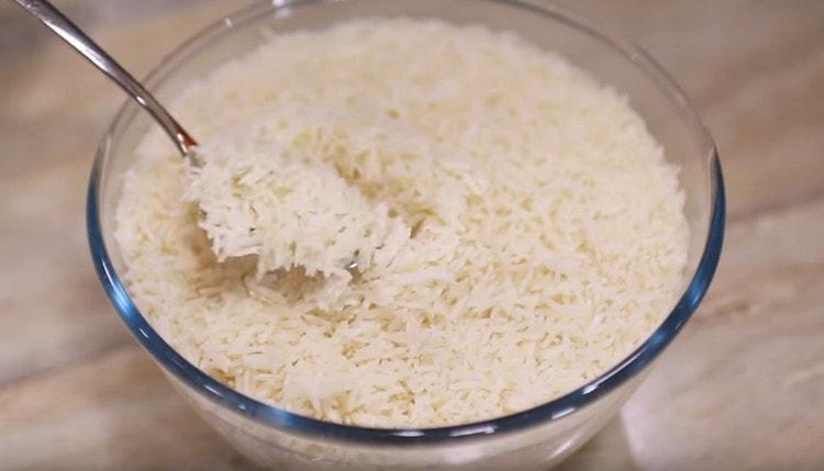 Reis ist in dieser Zeit stark angeschwollen.