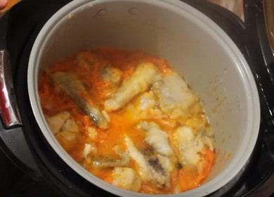 سمكة لذيذة في ماء مالح في طباخ بطيء: طبخ وفقا للوصفة مع صورة.