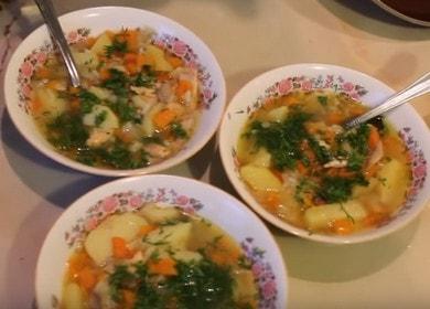 طبخ حساء سمك السلمون المرقط لذيذ: وصفة مع الصور ومقاطع الفيديو.
