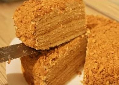 Вкусната торта Ryzhik: класическа рецепта със стъпка по стъпка снимки.