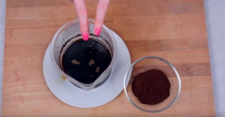 Cottura del concentrato di caffè.