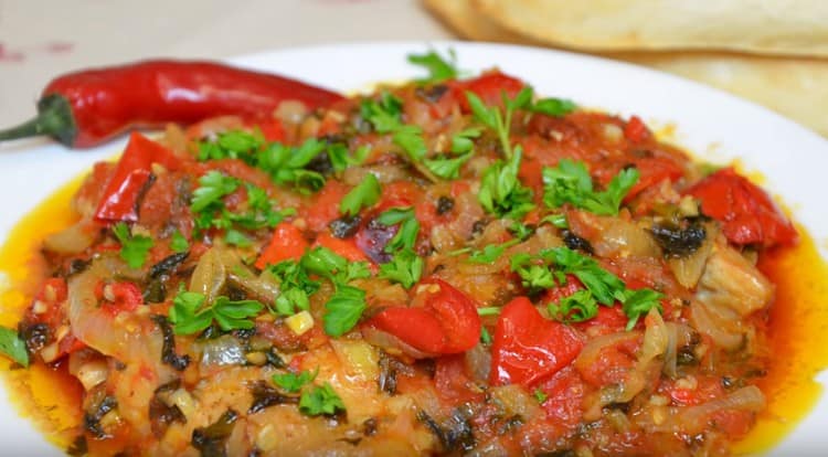 Kana-kanan chakhokhbili on Georgian kielellä hyvin omaperäinen ruokalaji, jota voidaan syödä sekä itsenäisesti että lisukkeena.