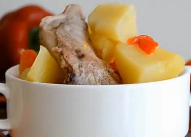 Králík s bramborami v pomalém sporáku - chutné a chutné jídlo