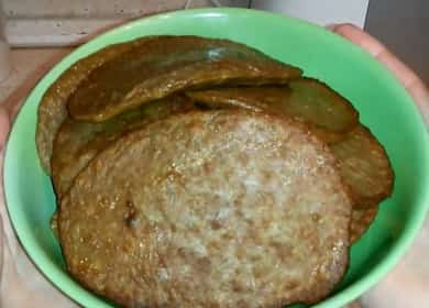 Ang mga pancake sa atay ng baka ayon sa isang hakbang-hakbang na recipe na may larawan