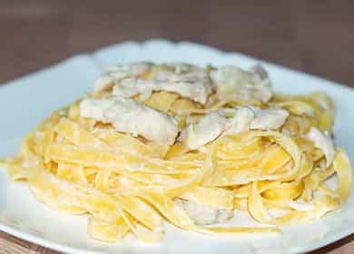 Fettuccine tészta csirkével - finom vacsora 15 perc alatt