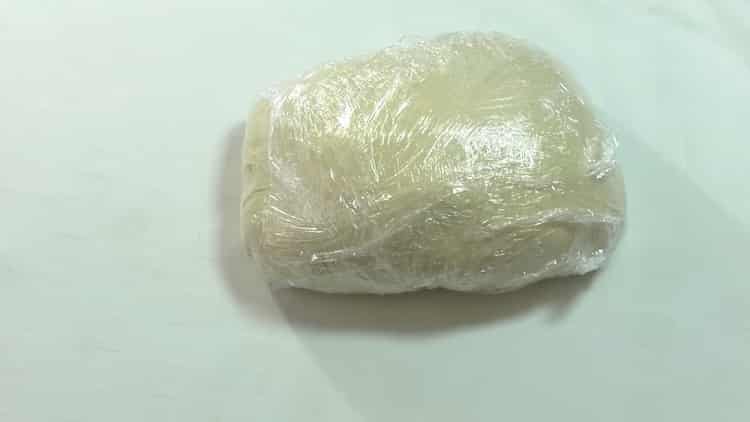 Choux ζαχαροπλαστικής για manti σύμφωνα με μια συνταγή βήμα προς βήμα με φωτογραφία