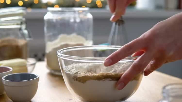 Για να κάνετε μπισκότα με μελόψωμο, ετοιμάστε τα συστατικά