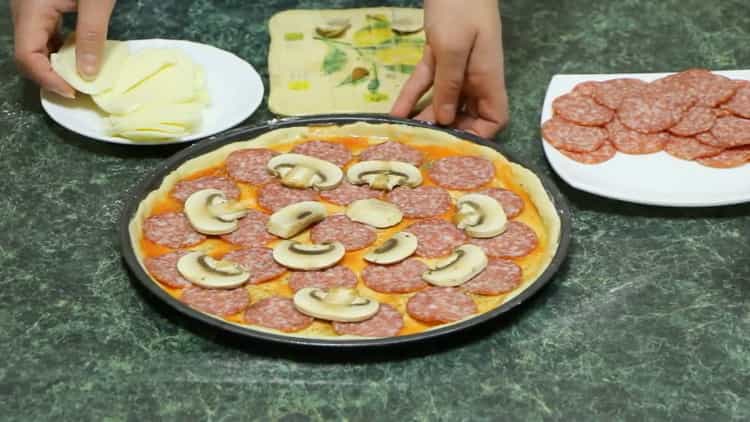 Lernen, wie man köstliche italienische Pizza kocht