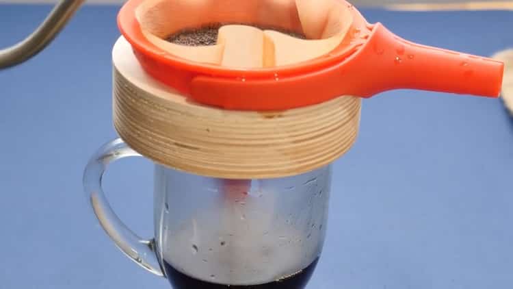 كيفية تحضير قهوة رائعة دون صانع القهوة أو الأتراك أو آلات القهوة - أسرار من متخصص